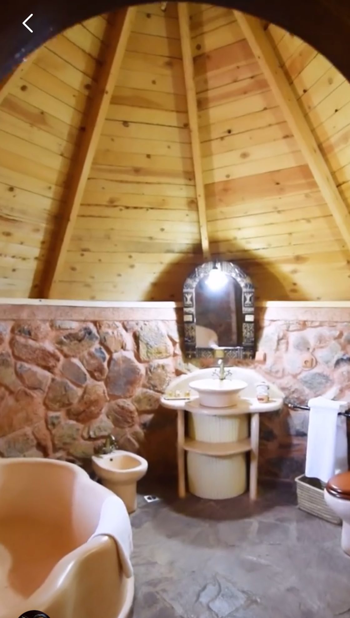 Salle de bain voûtée